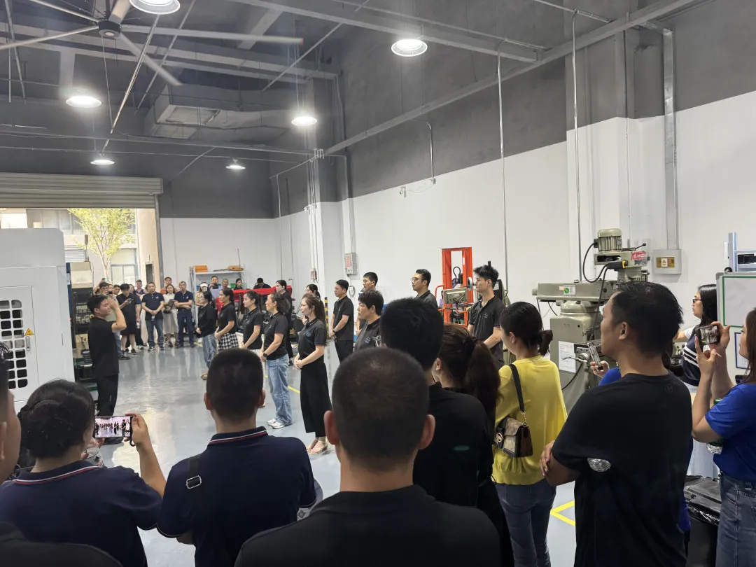 1760160909881919.jpg 1760160909881919.jpg